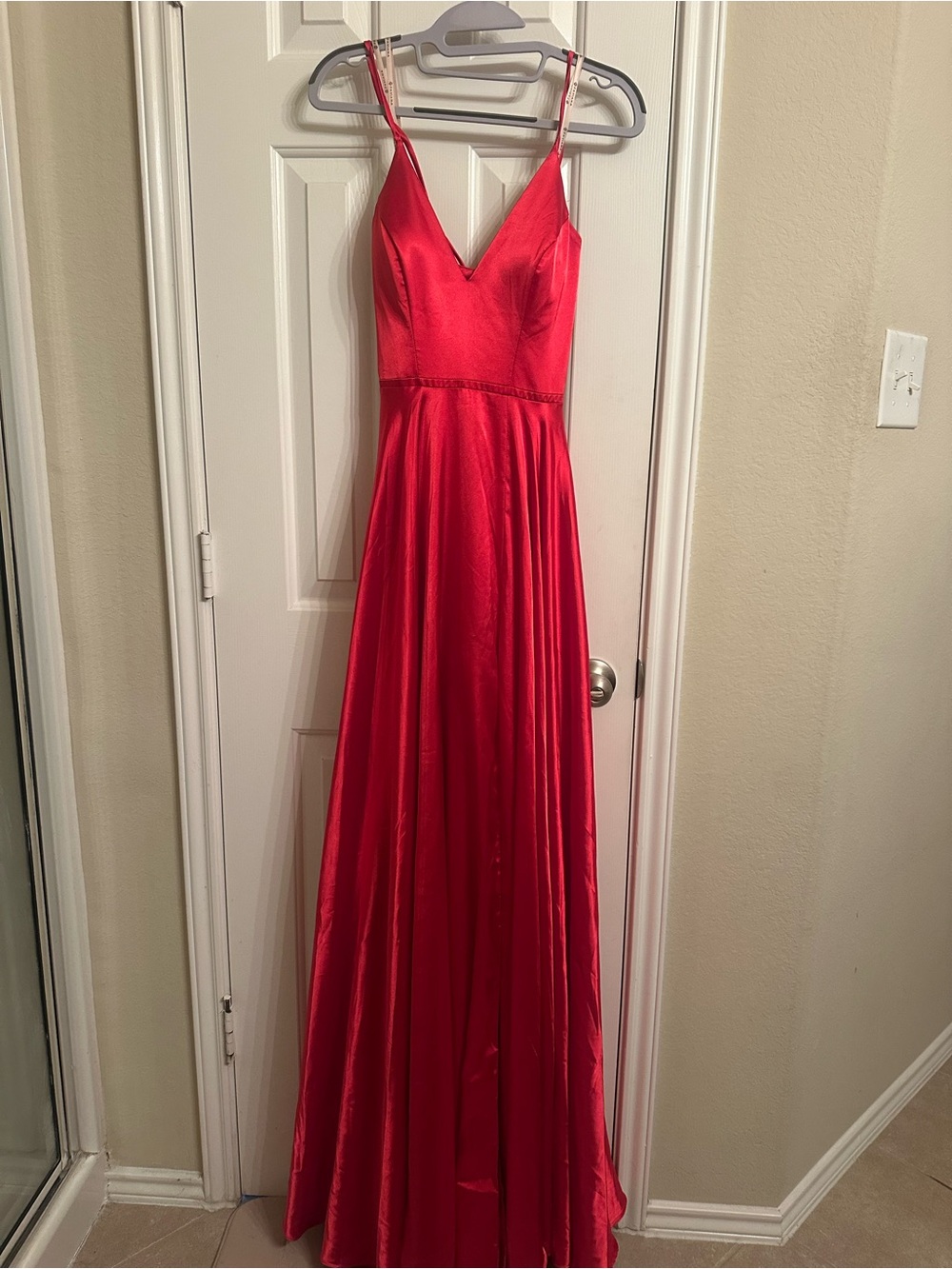 NWT Faviana Red Satin V-Neck Spaghetti Strap Maxi Prom Bridesmaid Slit Dress